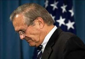 Rumsfeld: Saddam kızlarımızı tehdit ediyordu